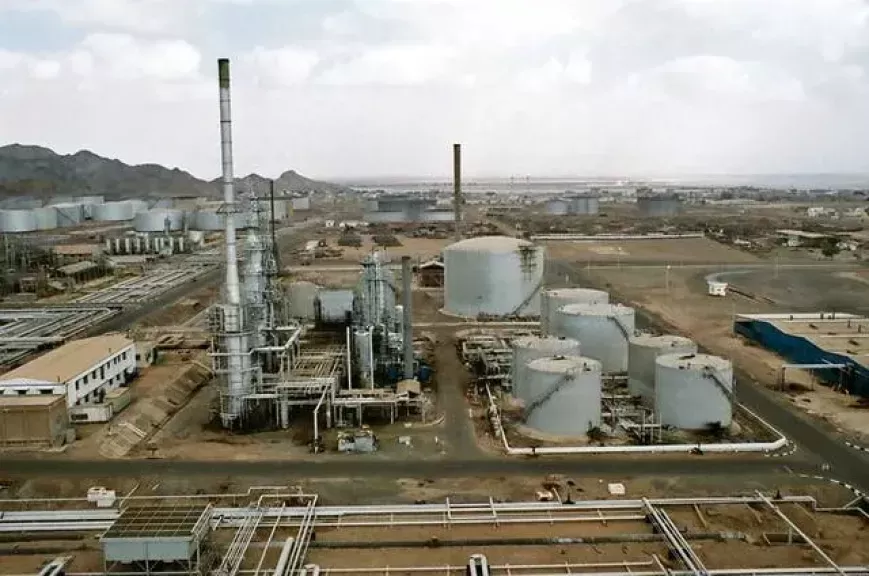 عدن: اعتماد "مصافي عدن" رسميًا كمنطقة حرة لتعزيز الاستثمار وإنعاش الاقتصاد