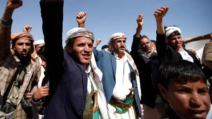 مشرف حوثي يقتل والد زوجته في عمران وتحركات قبلية لمنع محاكمته