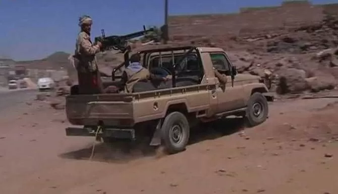 قتلى وجرحى باشتباكات في حي الحفرة برداع عقب حصار حوثي للمنطقة