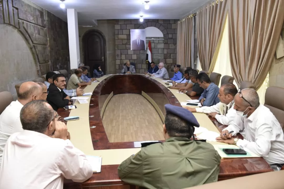 سلطات تعز تقر تخصيص آبار الضباب لمياه الشرب ضمن جهود الحد من الأزمة