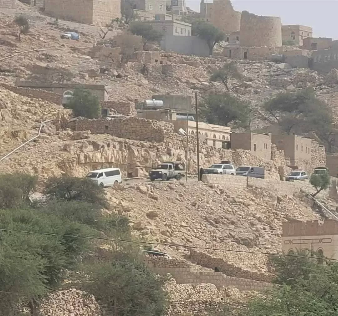 حملات حوثية انتقامية ضد قبيلتين في عمران وسط تنديد بانتهاك الأعراف