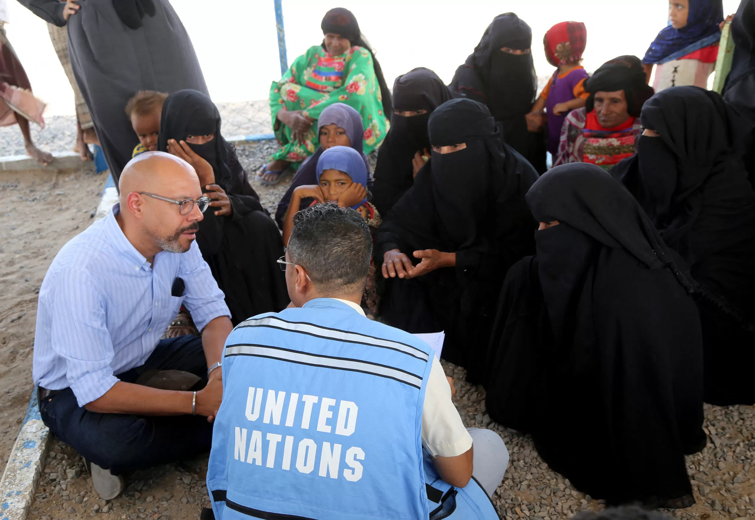 منظمات دولية توقف رواتب موظفيها المعتقلين لدى الحوثيين وتتجاهل مناشدات أسرهم