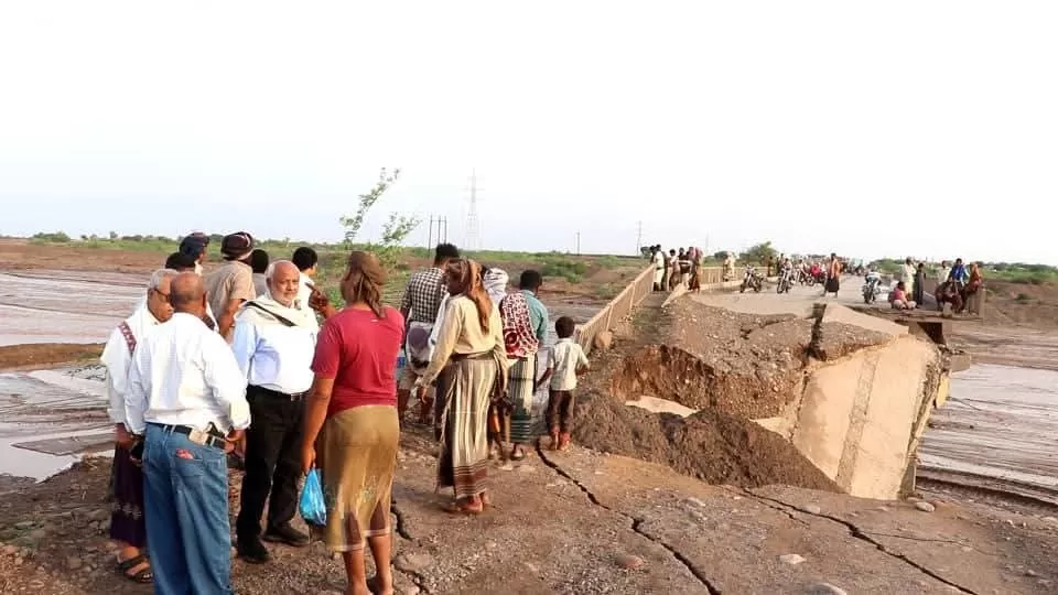 سلطات الحديدة تطلق نداء استغاثة بعد سيول مدمّرة ضربت المناطق المحررة