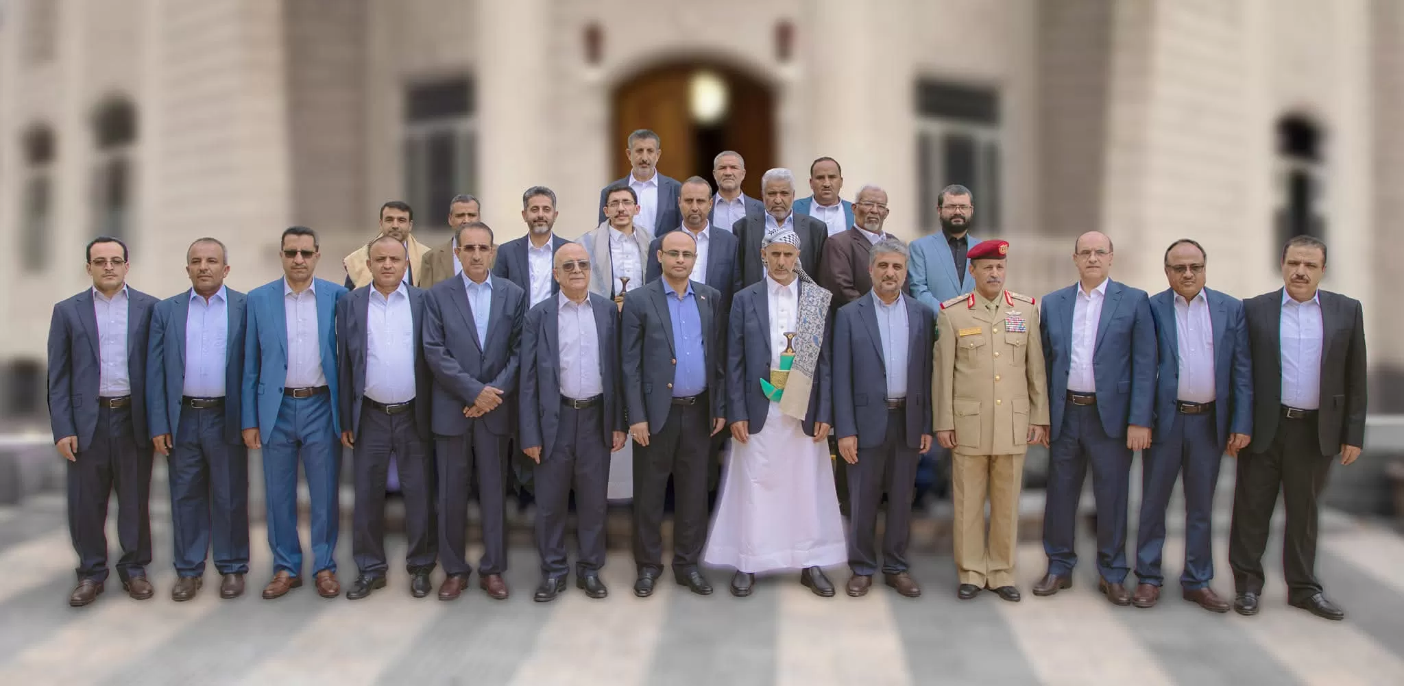 الحوثيون يقرون بمقتل رئيس حكومتهم وعدد من وزرائه في غارة إسرائيلية (تفاصيل)