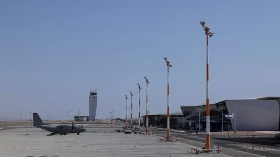 هجوم بطائرة مسيّرة يعطل حركة الطيران في مطار رامون بإسرائيل
