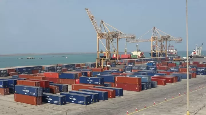 الحوثيون يدشنون خط شحن بحري مباشر إلى السعودية وسط غموض يلف التفاهمات