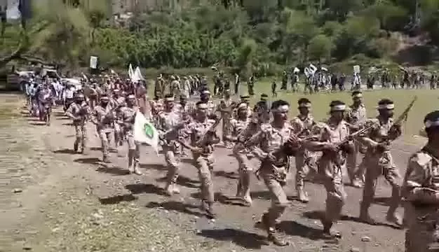 الحوثيون يستعرضون قوتهم في شرعب السلام ومخاوف من عسكرة المديرية المحيّدة