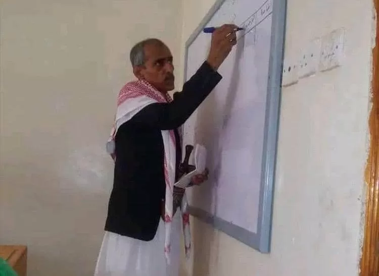 أبناء قيادي حوثي يعتدون على مدرس في محافظة إب