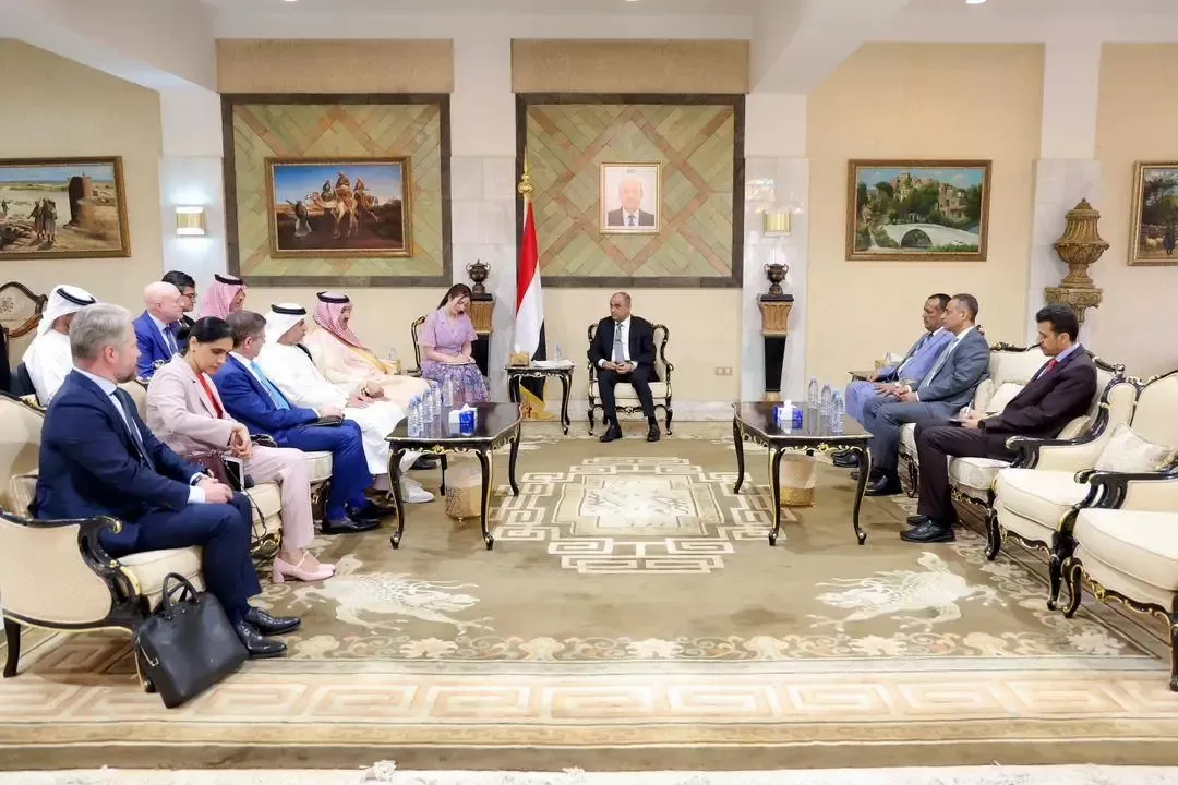 رئيس الوزراء يناقش مع سفراء الدول الراعية جهود الإصلاح الاقتصادي والاستقرار في اليمن