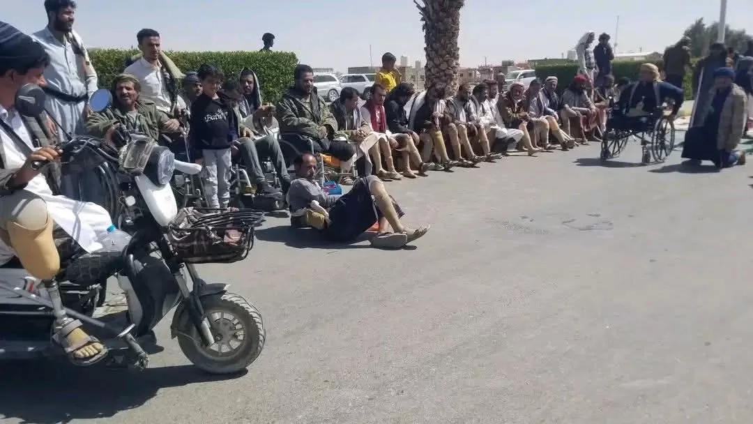 أحزاب مأرب تعلّق أعمالها احتجاجا على تجاهل مطالب الجرحى