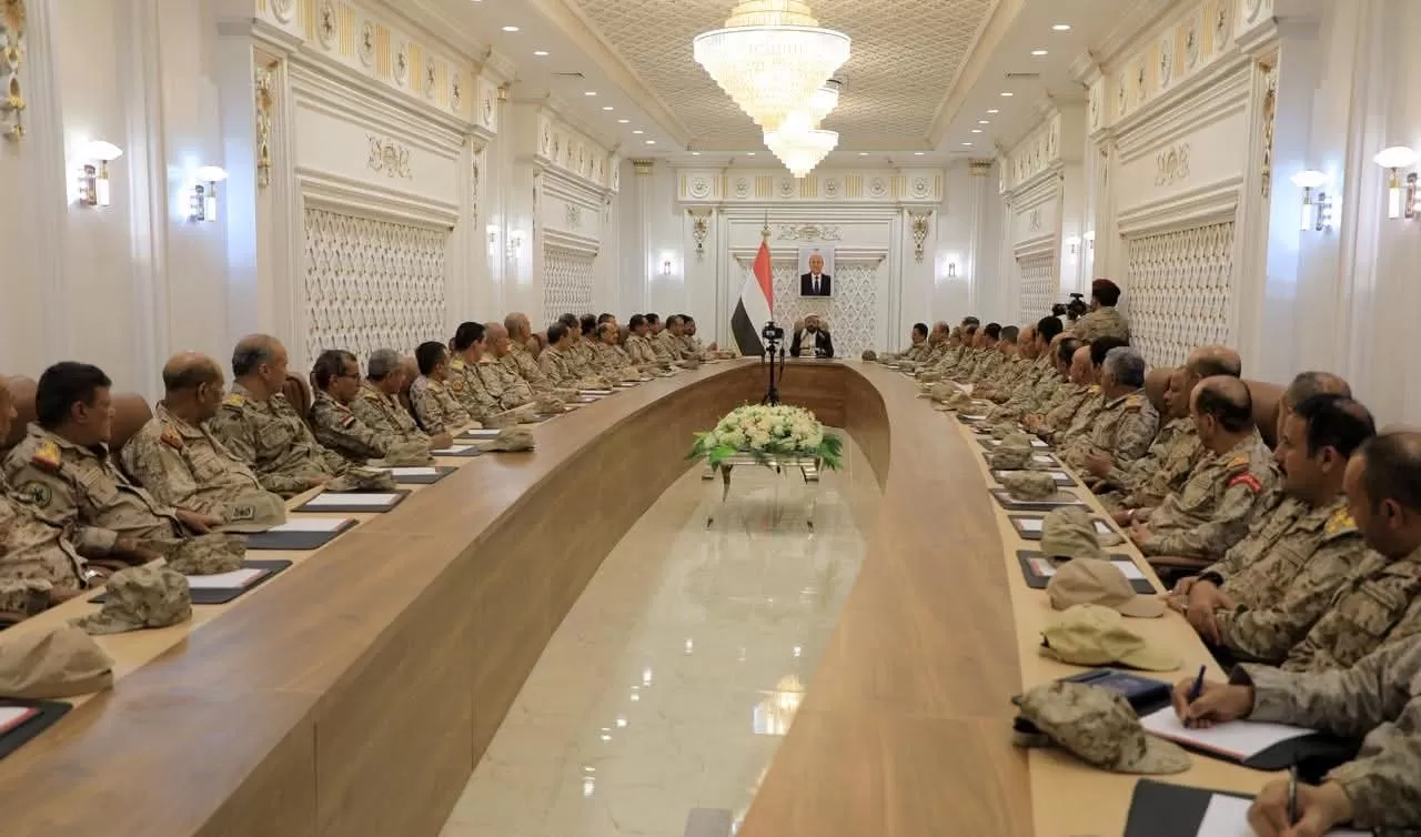 العرادة يؤكد على رفع الجاهزية وتعزيز التنسيق بين وحدات الجيش