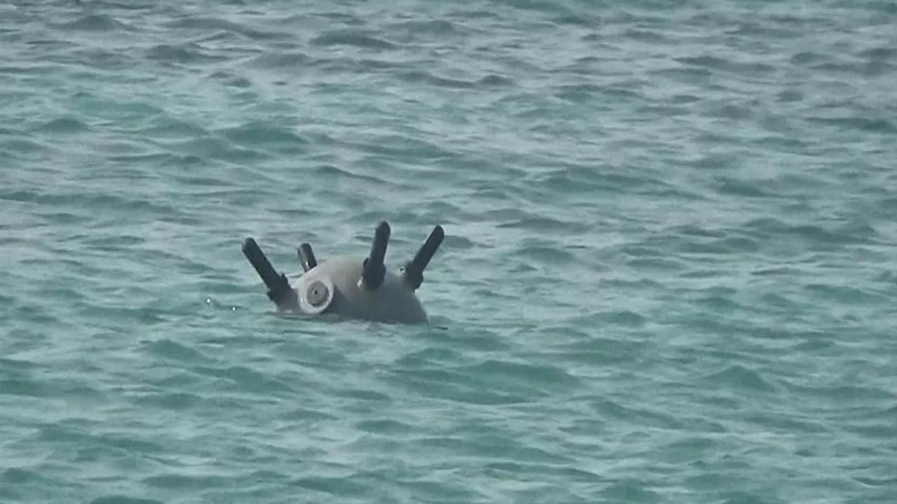 مقتل وإصابة عناصر حوثية جراء انفجار لغم بحري في الحديدة