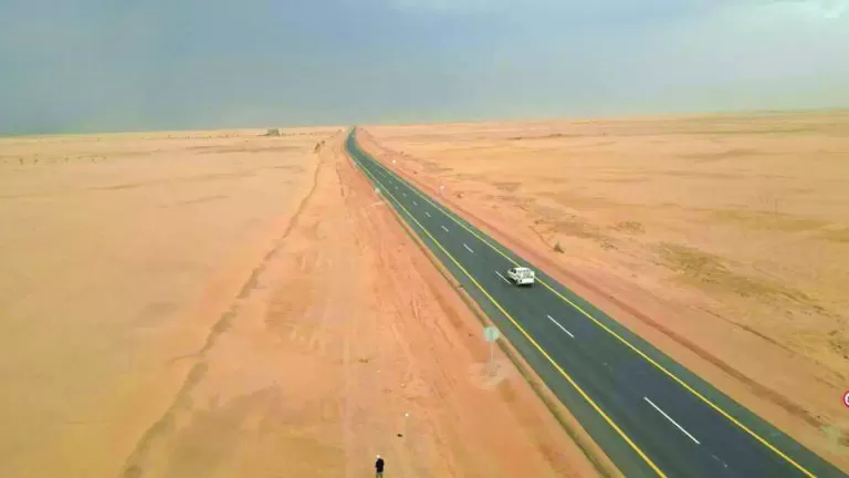 مصدر عسكري: إجراءات أمنية وتعليق مؤقت لحركة السير بين مأرب وحضرموت