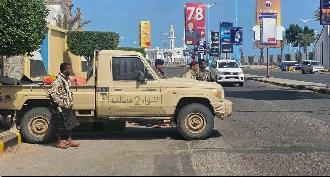 انتشار واسع لقوات العمالقة في عدن ووصول مرتقب لقوات درع الوطن