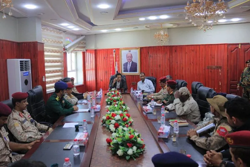 سلطات المهرة تحدد مهلة 10 أيام لإعادة السلاح المنهوب وتتوعد بإجراءات قانونية