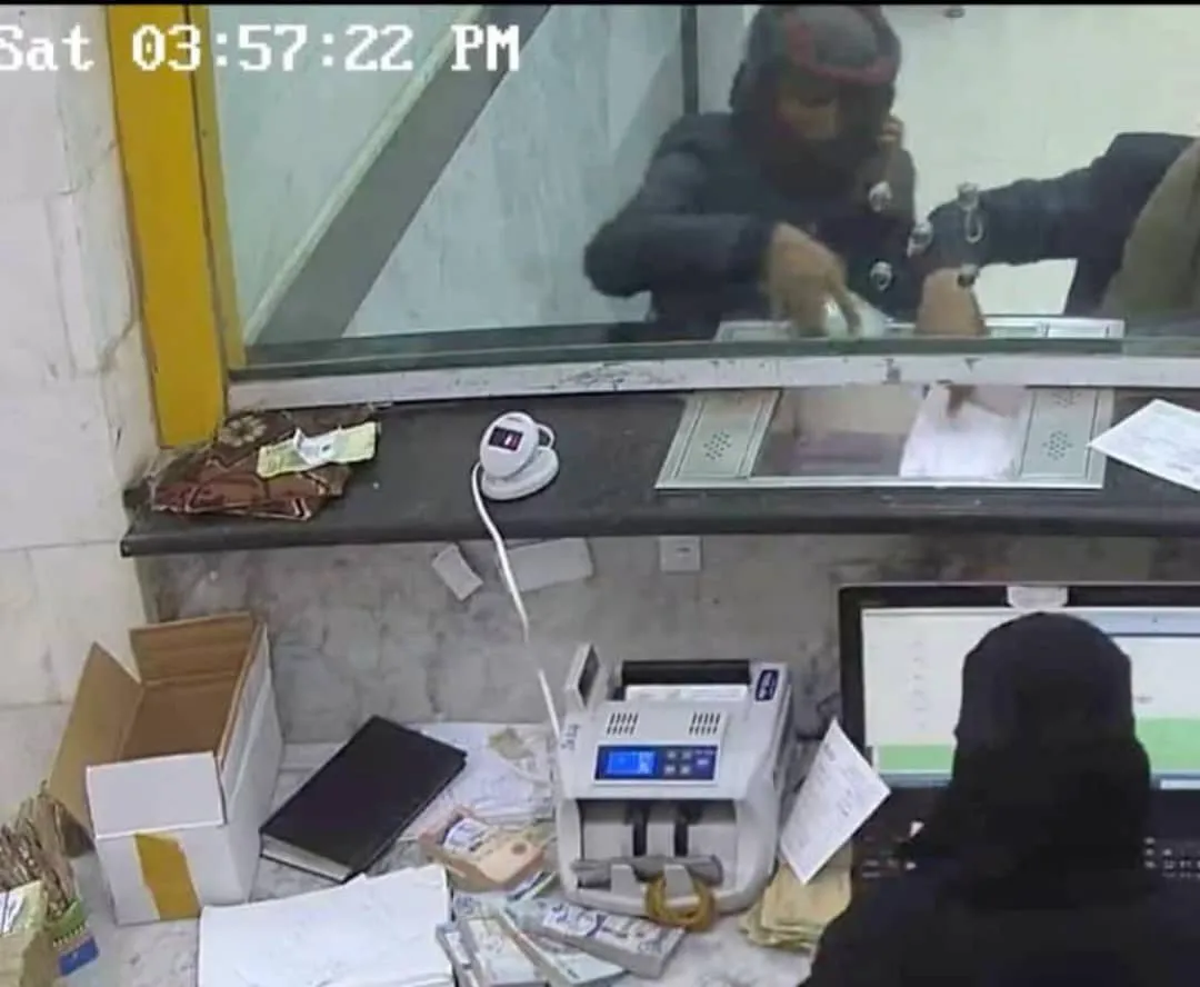 شبكات صرافة بصنعاء تصرف أموالاً لمجهولين بهويات قتلى حوثيين