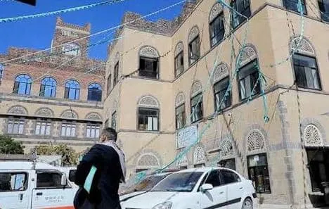 مقتل وإصابة خمسة اشخاص برصاص مسلحين أمام محكمة شمال صنعاء