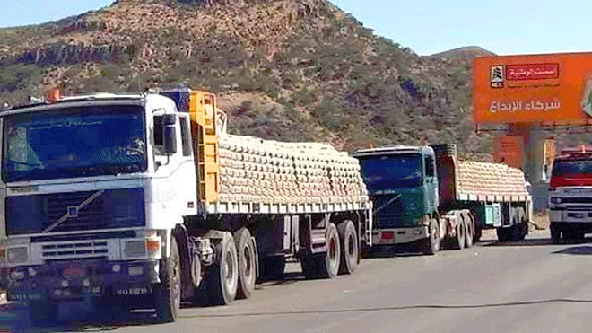 إضراب مفتوح لتجار الإسمنت في مناطق الحوثيين رفضا للجبايات الجديدة