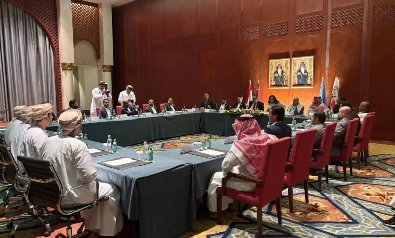 مركز حقوقي: تأخر تنفيذ اتفاق مسقط لتبادل الأسرى يفاقم معاناة المحتجزين