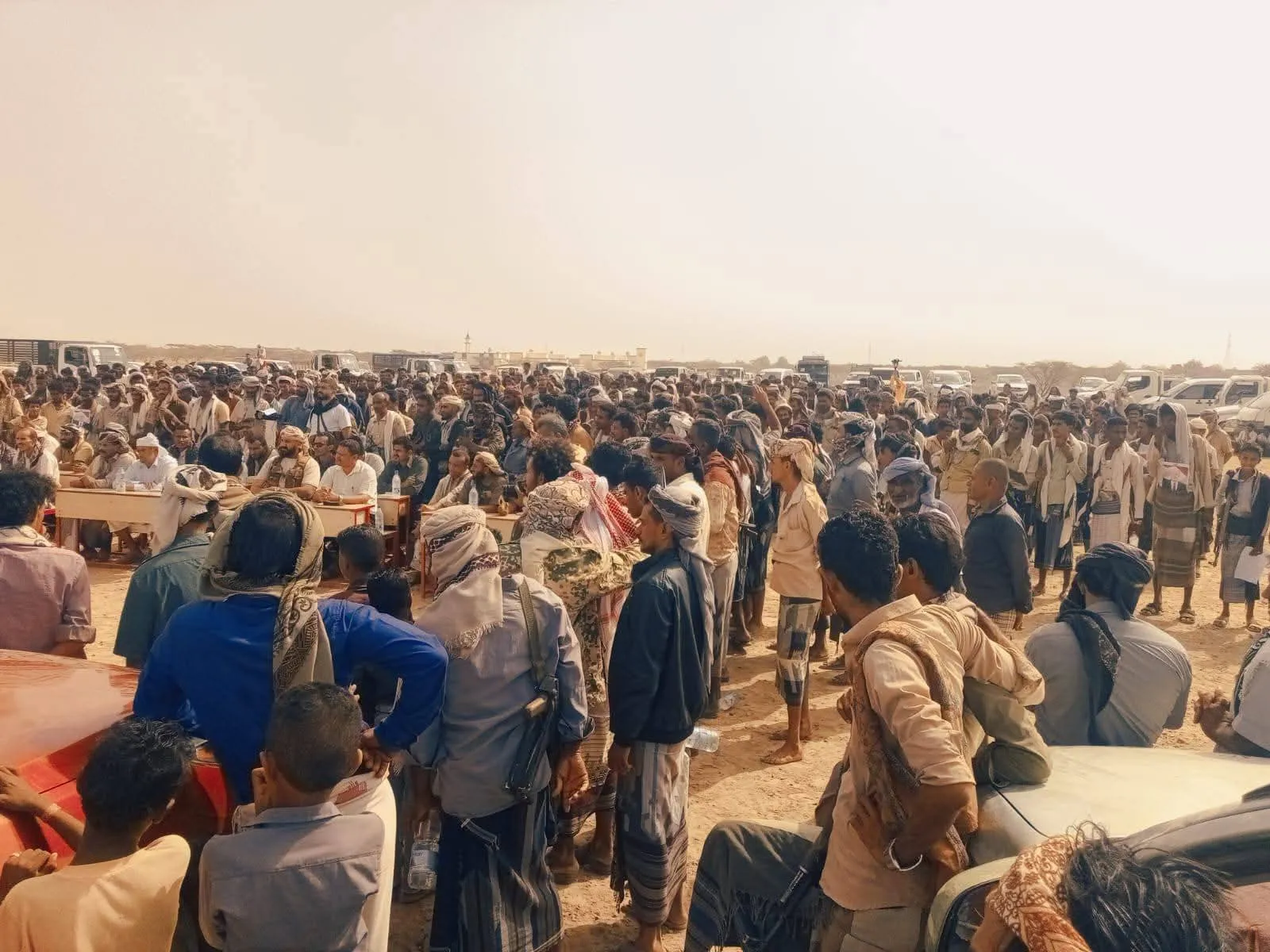 مقاومة وقبائل المخا تؤكد دعمها للقرارت الرئاسية واستعادة مؤسسات الدولة