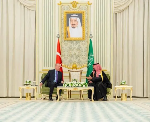 اتفاق تركي - سعودي حول رسم خريطة تنسيق إقليمية موسّعة حددت أولويات الملف اليمني