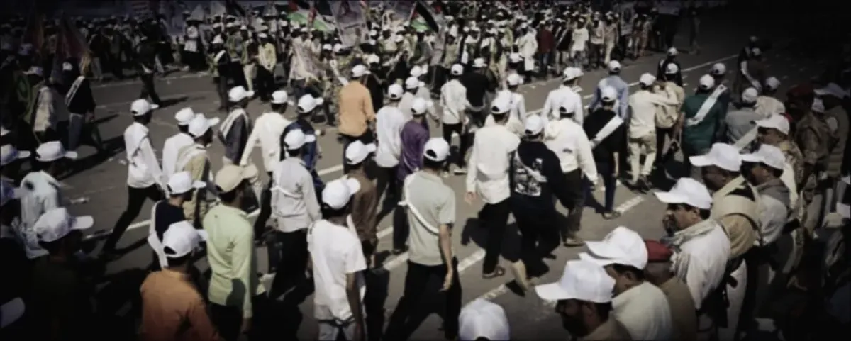 الحوثيون يجبرون آلاف الطلاب بالحديدة على المشاركة في استعراض عسكري مسلح