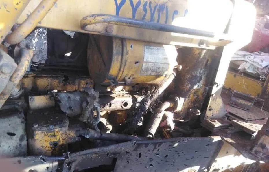 الحوثيون يستهدفون معدات لشق طريق للسكان في سامع جنوب تعز