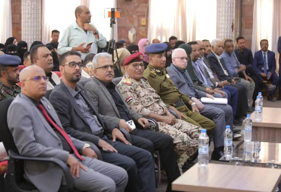 لقاء موسع لمناقشة أزمة المياه في تعز وإمكانية تحلية مياه البحر