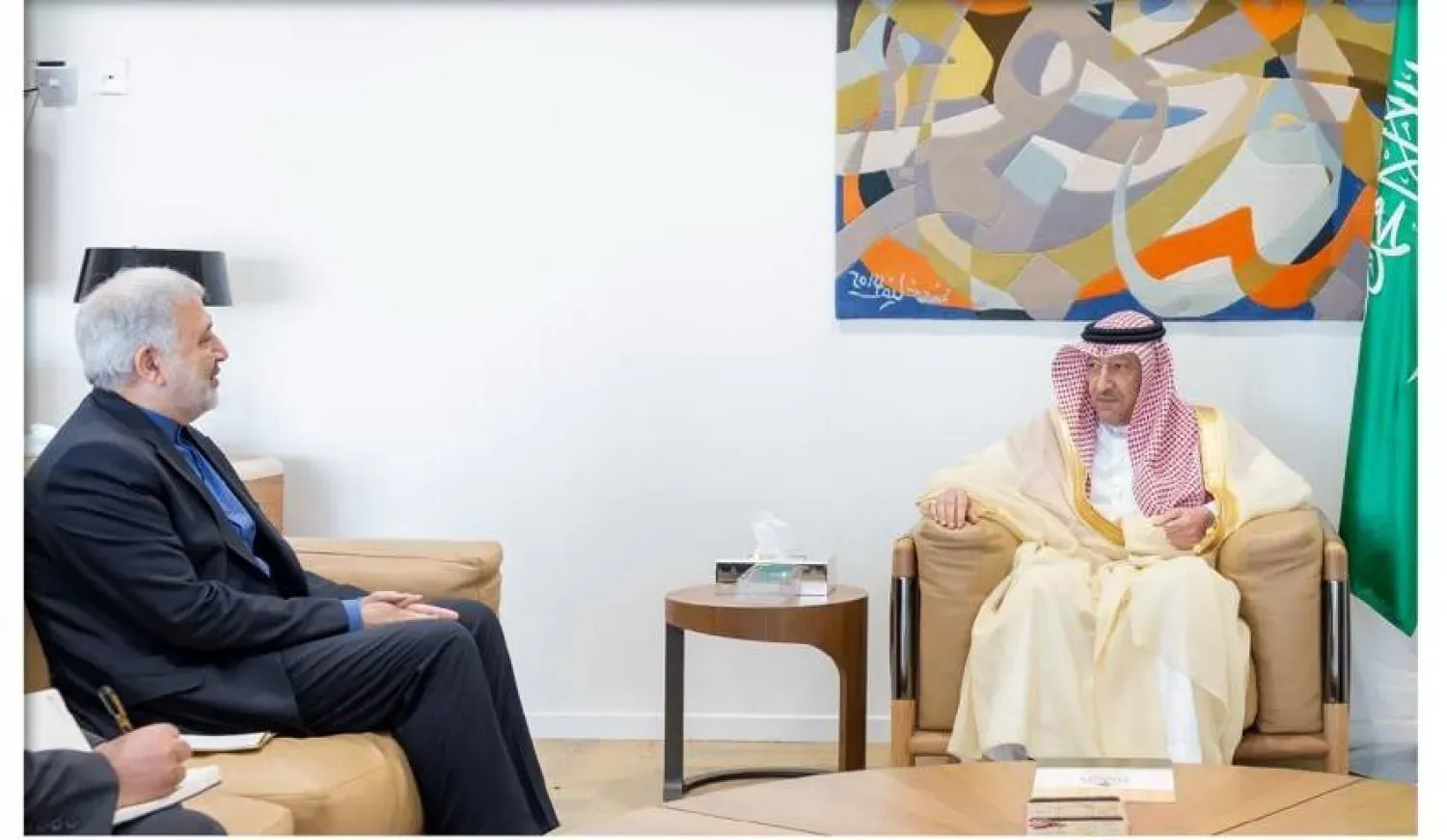 السعودية تستدعي السفير الإيراني والإمارات تغلق سفارتها عقب الاعتداء على أراضيهما