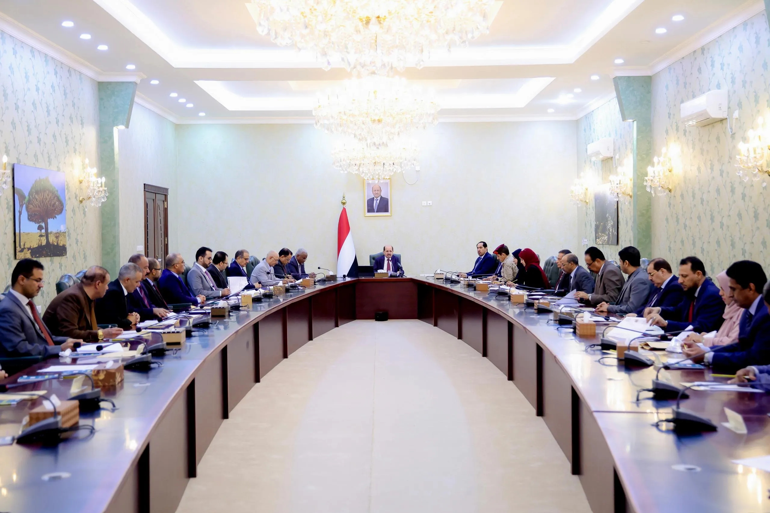 مجلس الوزراء يقر برنامج عمل الحكومة لتعزيز الاستقرار الاقتصادي وتحسين الخدمات