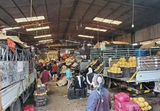 الحوثيون يقتحمون سوق نادي شعب إب لإعادة مستثمر موال لهم بالقوة