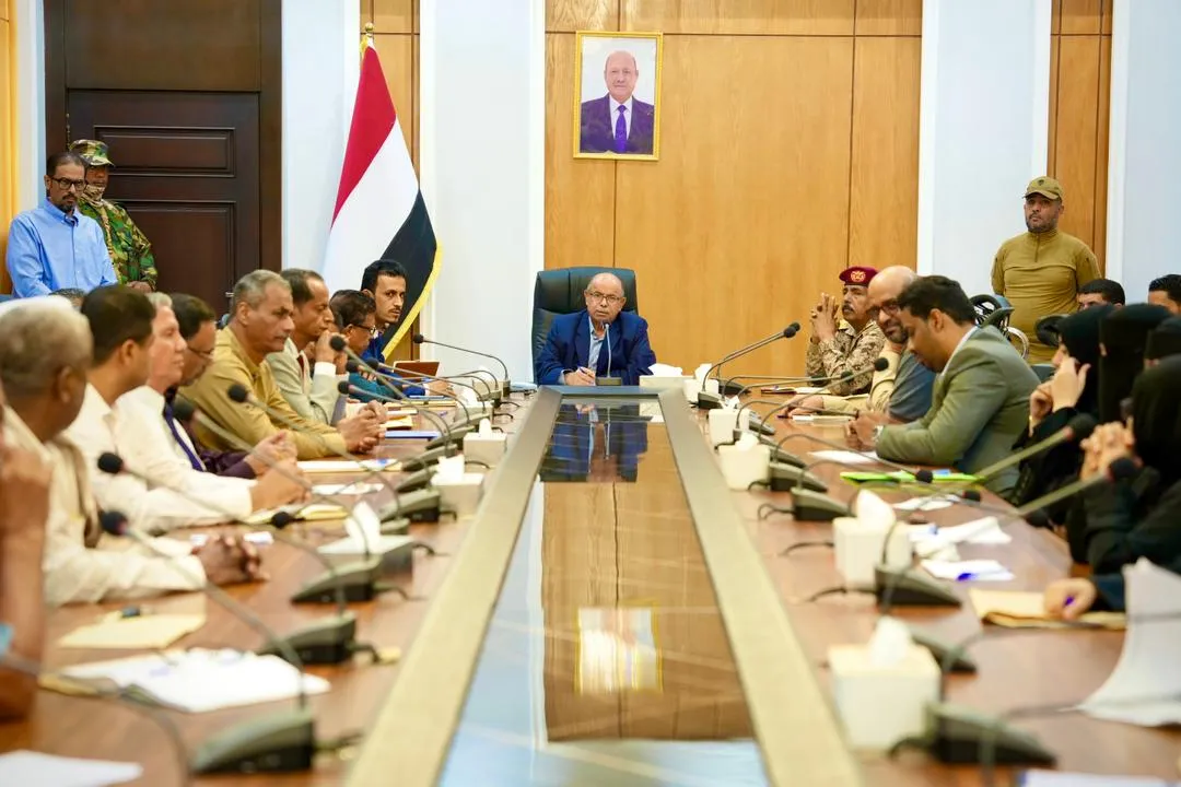 الخنبشي يوجه بالتصدي لأي نشاط يهدد أمن واستقرار حضرموت