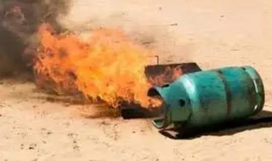 وفاة وإصابة 8 أشخاص بينهم أطفال بحريق أسطوانة غاز في مأرب