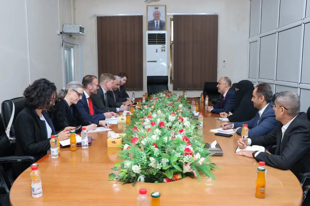 المبعوث الأممي يناقش في عدن التحديات السياسية والاقتصادية والانسانية