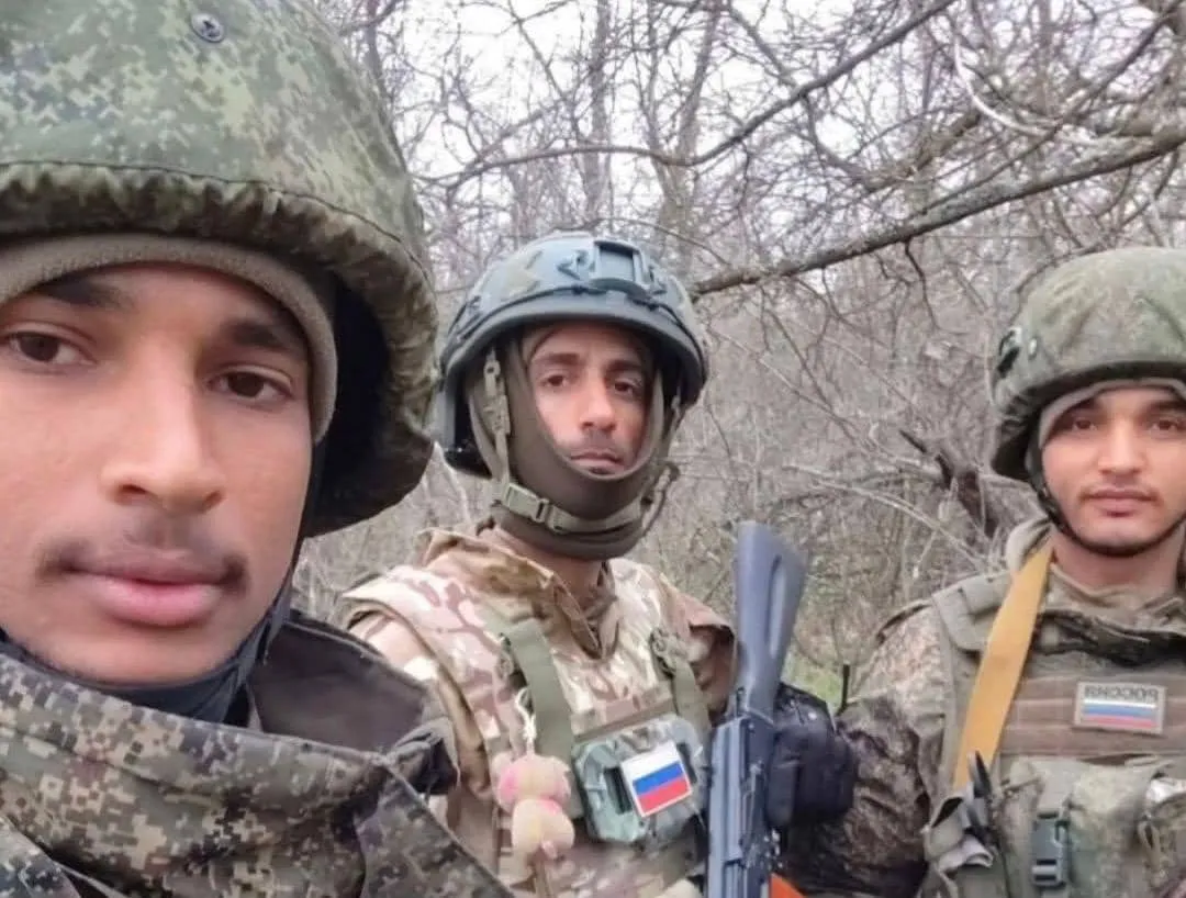 شبكات حوثية تستدرج شباب من إب للتجنيد في روسيا بإغراءات زائفة