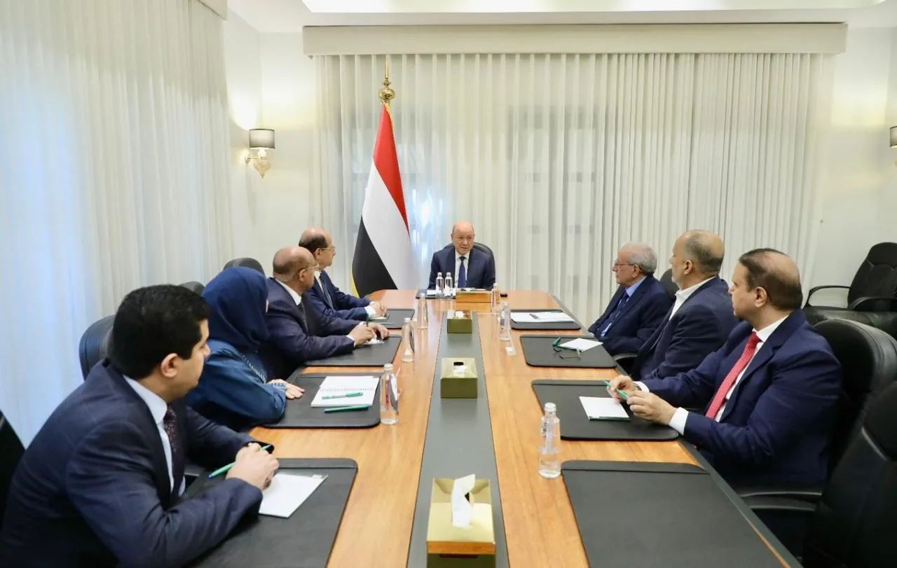 الرئيس العليمي يوجه بحزمة إصلاحات مالية لتعزيز الثقة الدولية