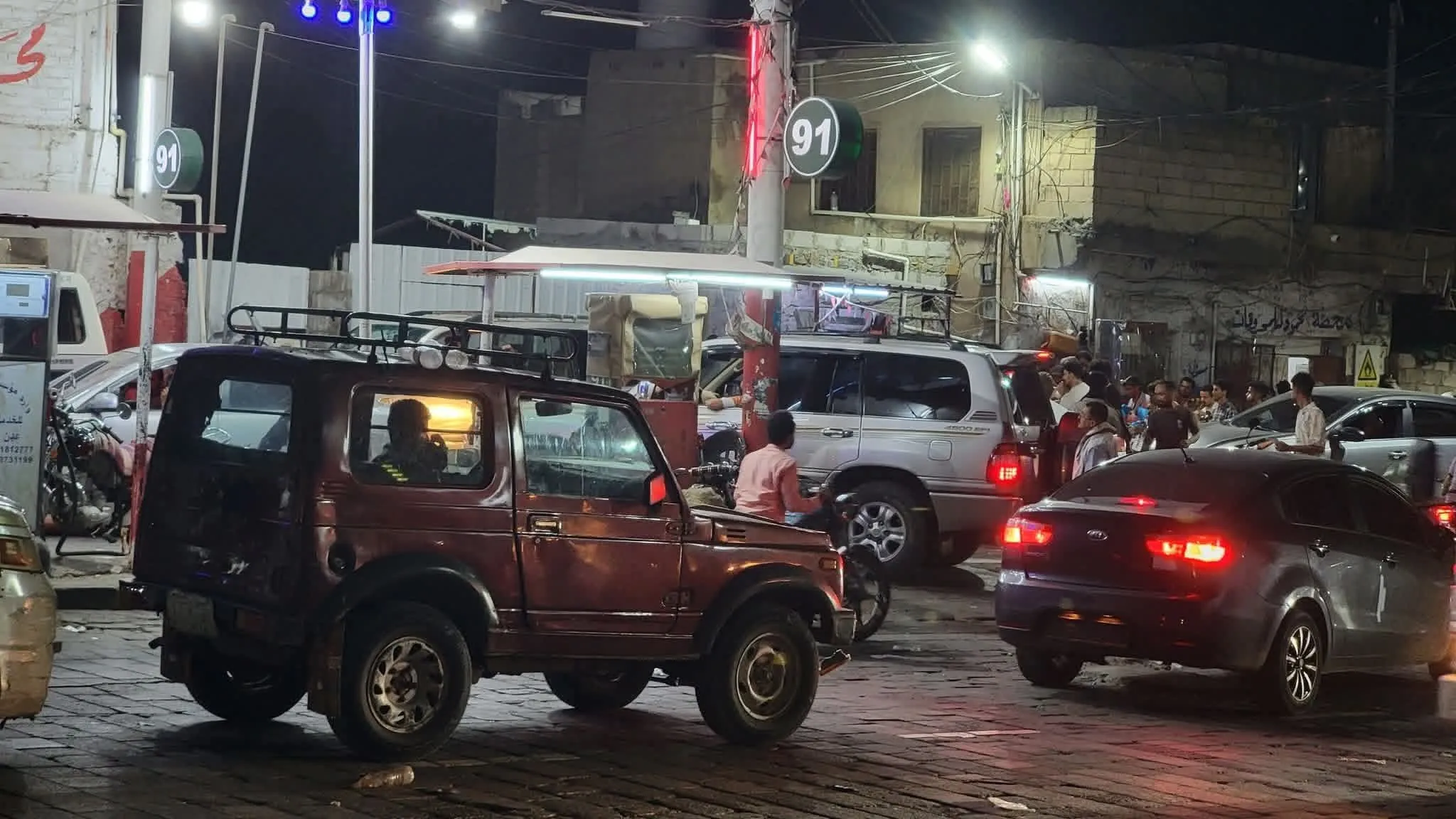 رئيس اتحاد المحطات البترولية في تعز يكشف سبب أزمة البنزين