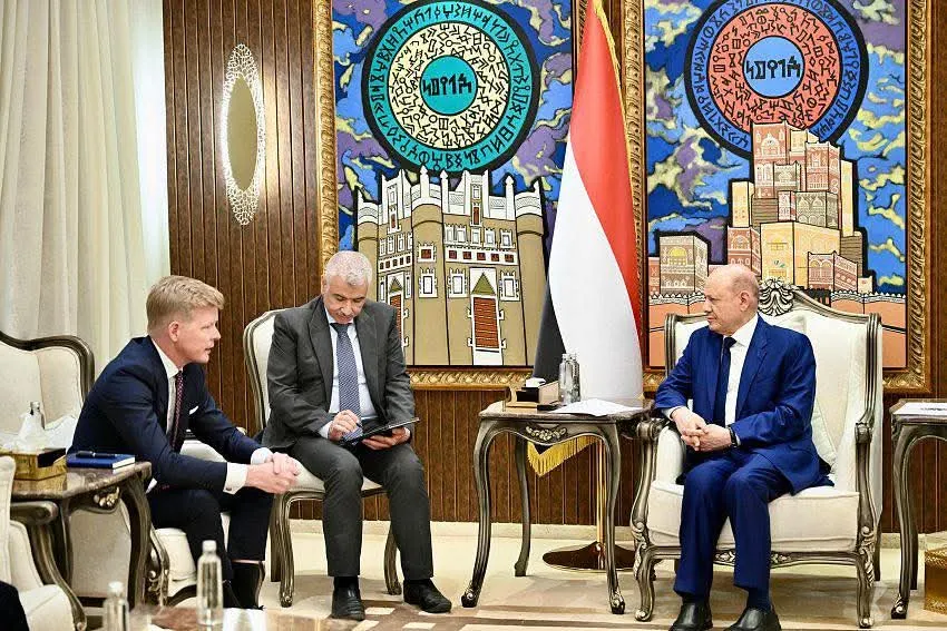 الرئيس العليمي لغروندبرغ: السلام في اليمن مرهون باستعادة مؤسسات الدولة