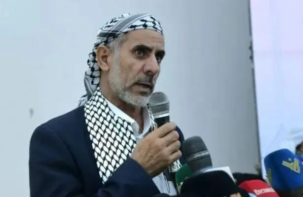 سلطات الحوثيين تدعو الموظفين للعمل مجانا في ظل أزمة انقطاع الرواتب