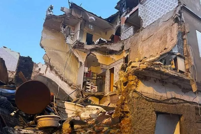 وفاة 9 أشخاص إثر إنهيار منزل في البيضاء