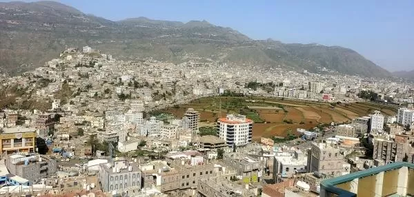 إب.. مقتل ثلاثة أطفال وامرأة برصاص أحد أقاربهم