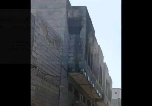 حريق يلتهم مخازن الأدوية بمستشفى السلخانة في الحديدة