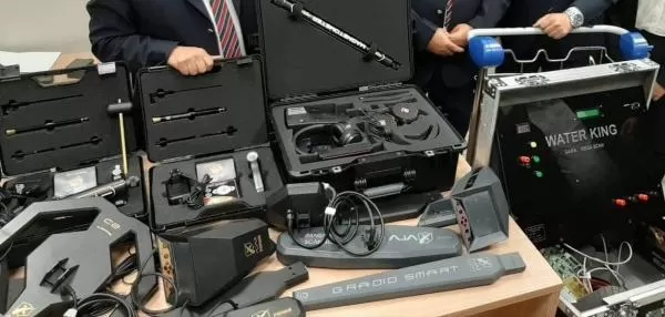 المهرة: ضبط معدات وأجهزة لكشف الذهب والمعادن متوجهة إلى الحوثيين