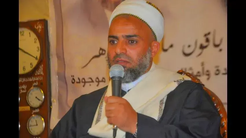 في خطبة الجمعة.. الحوثيون يحرضون المدنيين ضد البهائيين