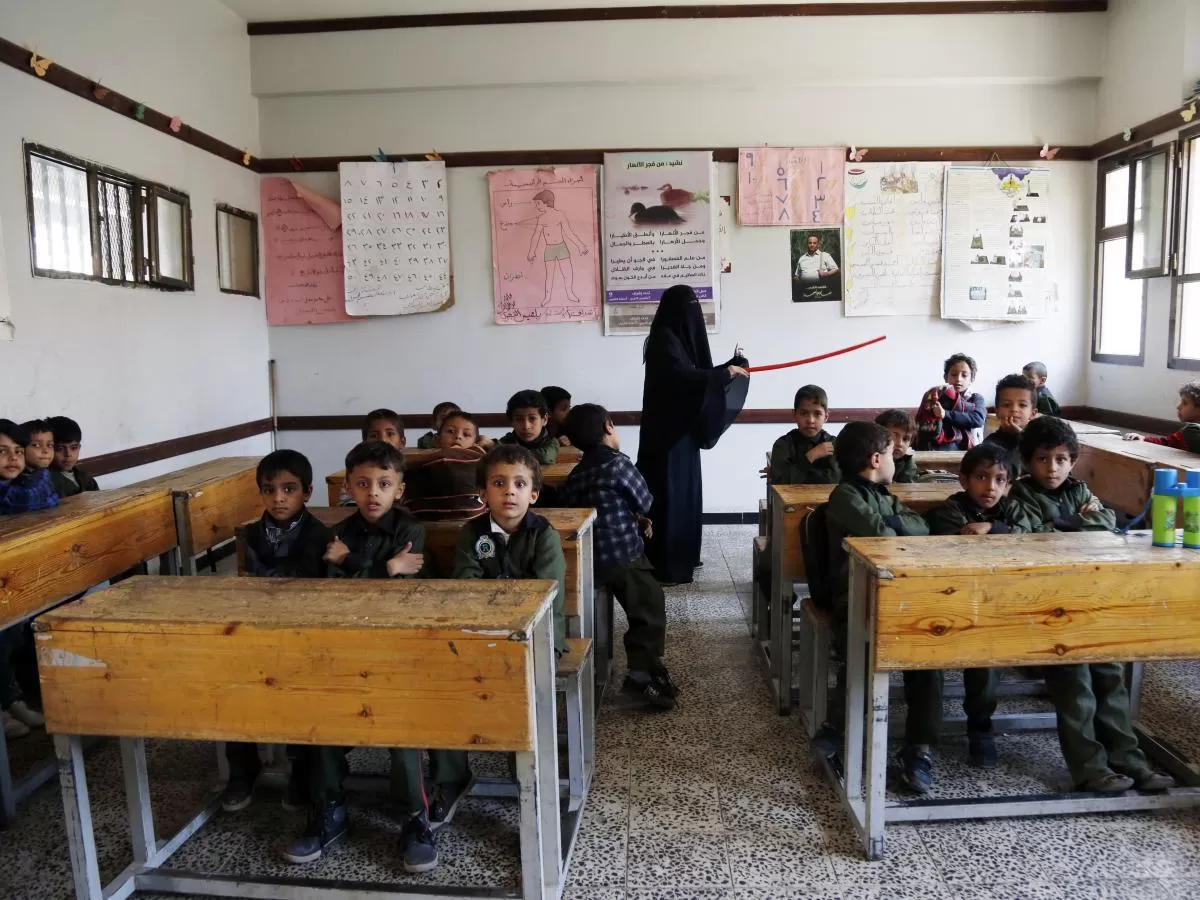 تقرير: أساتذة اليمن.. ضغوط على الحوثيين للحصول على الرواتب