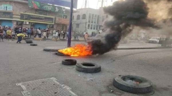 عدن: احتجاجات شعبية غاضبة رفضا لقرار حظر الدراجات النارية