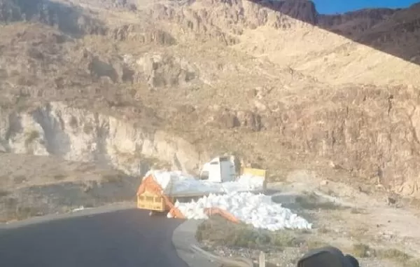 ارتفاع حوادث شاحنات النقل في خطوط السير التي استحدثها الحوثي