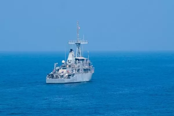 منظمة دولية تُحذر من ارتفاع مستوى خطر الملاحة في البحر الأحمر